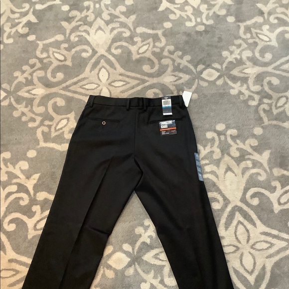 Dockers Signature Khaki Pants - Picture 4 of 6